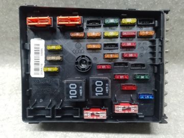 Блок предохранителей моторный отсек VOLKSWAGEN PASSAT CC 08-12