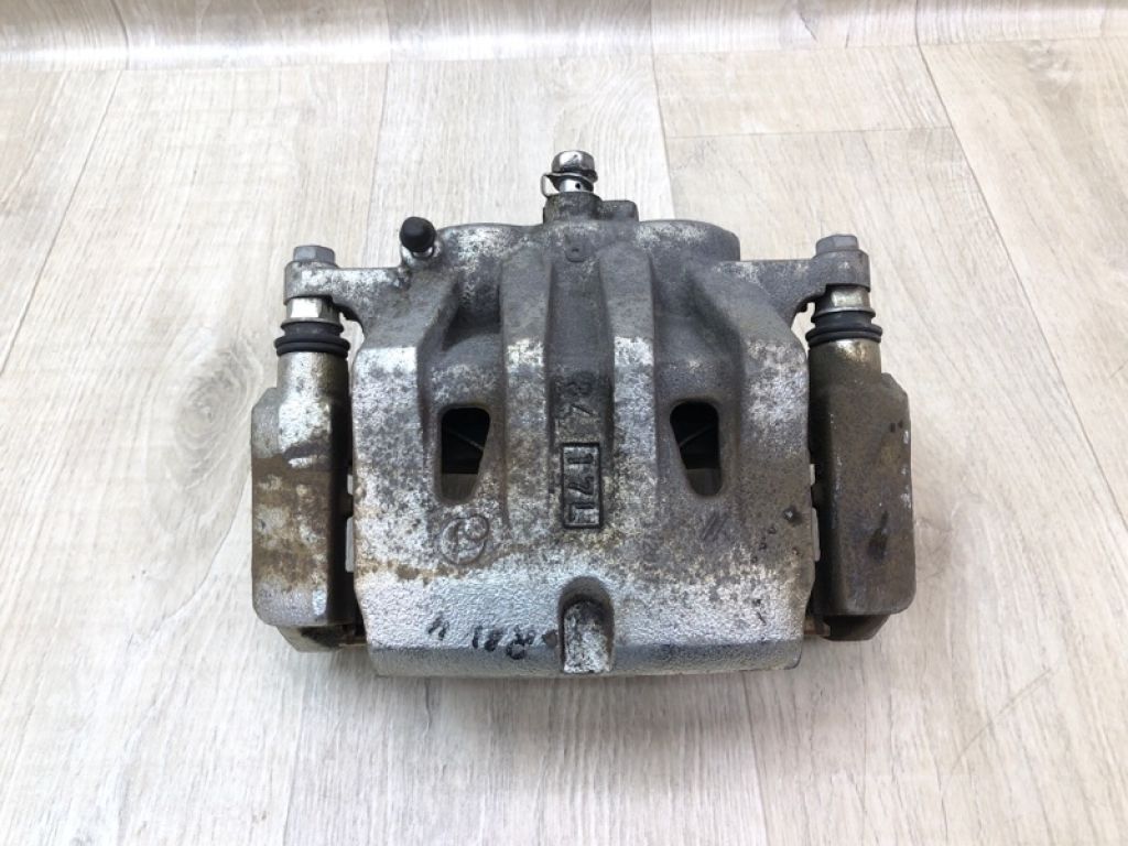 4773042130 | Супорт гальмівний передній правий TOYOTA RAV4 18-