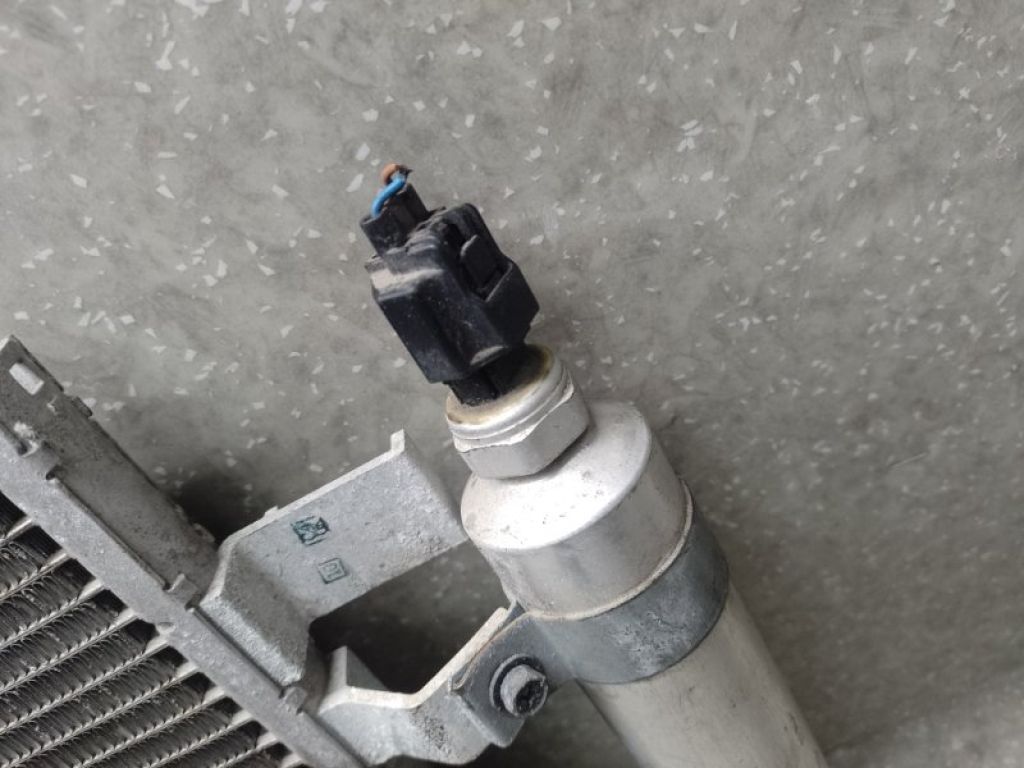 921003NA0A | Радіатор кондиціонера NISSAN LEAF 10-17 - Фото 5