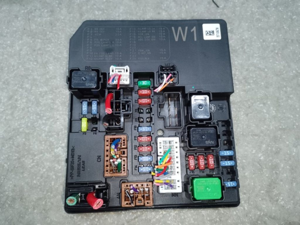 284B73NA1A | Блок предохранителей моторный отсек NISSAN LEAF 10-17 - Фото 2