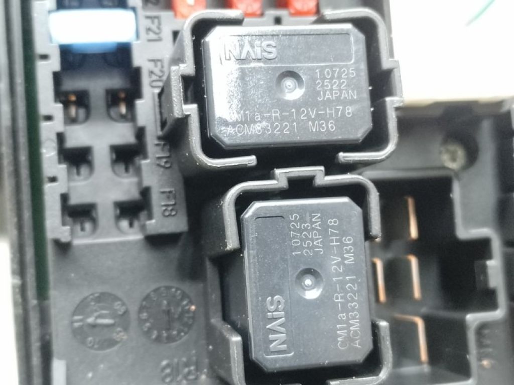 284B73NA1A | Блок предохранителей моторный отсек NISSAN LEAF 10-17 - Фото 4