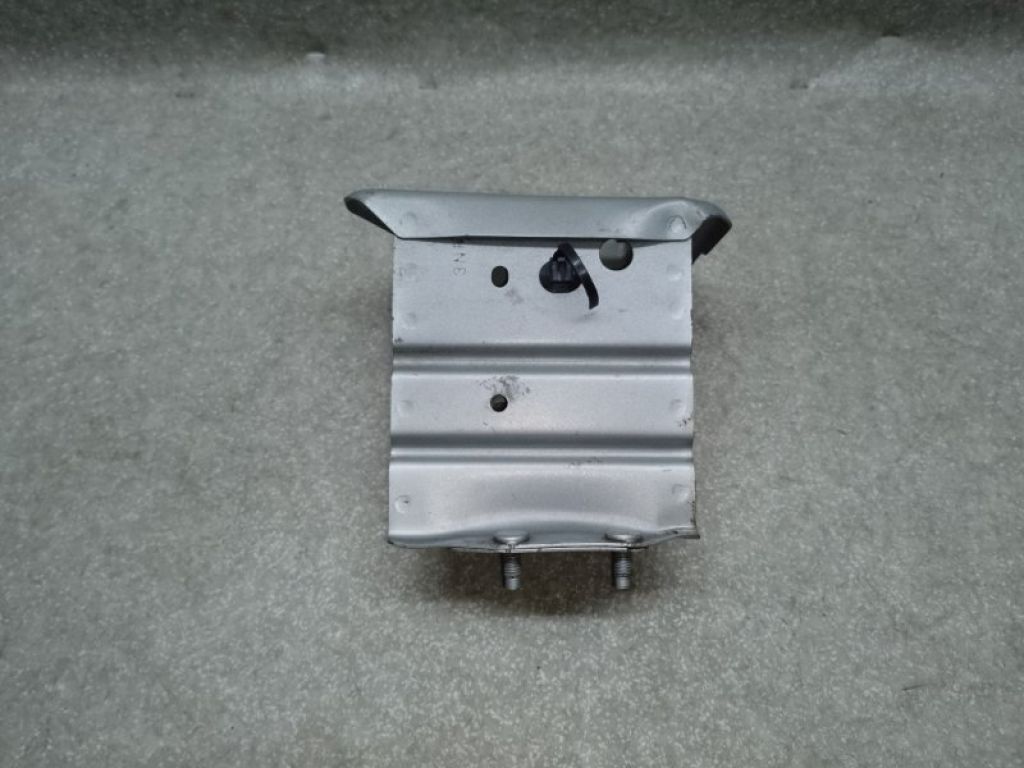 852103NA0A | Кронштейн підсилювача переднього бампера прав. NISSAN LEAF 10-17 - Фото 2