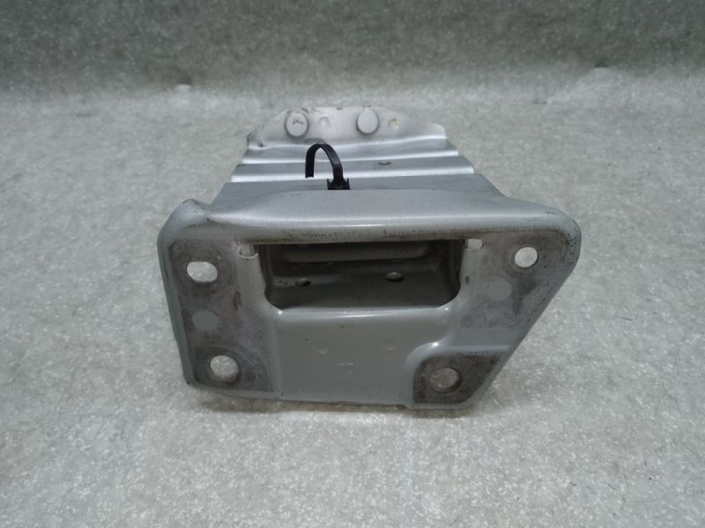 852103NA0A | Кронштейн підсилювача переднього бампера прав. NISSAN LEAF 10-17 - Фото 3