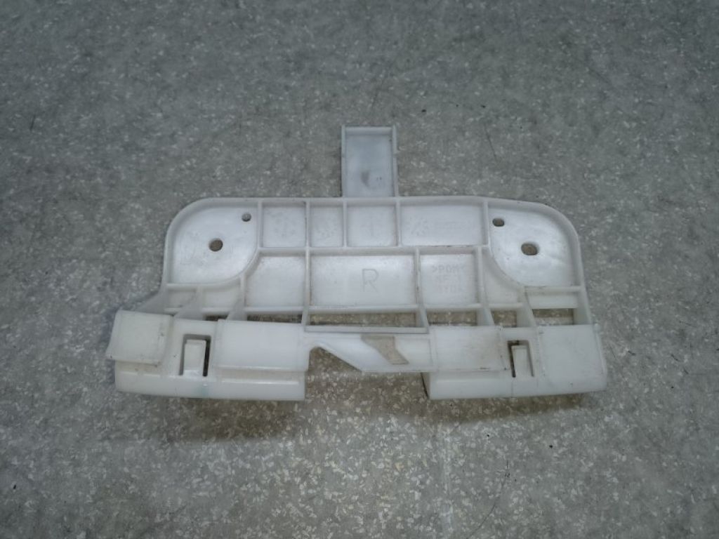 622283NA0A | Кронштейн переднього бампера (під фарою) прав. NISSAN LEAF 10-17