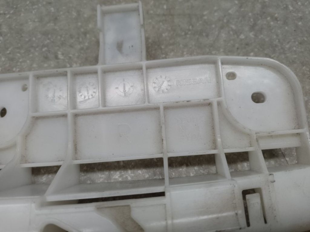 622283NA0A | Кронштейн переднього бампера (під фарою) прав. NISSAN LEAF 10-17 - Фото 3