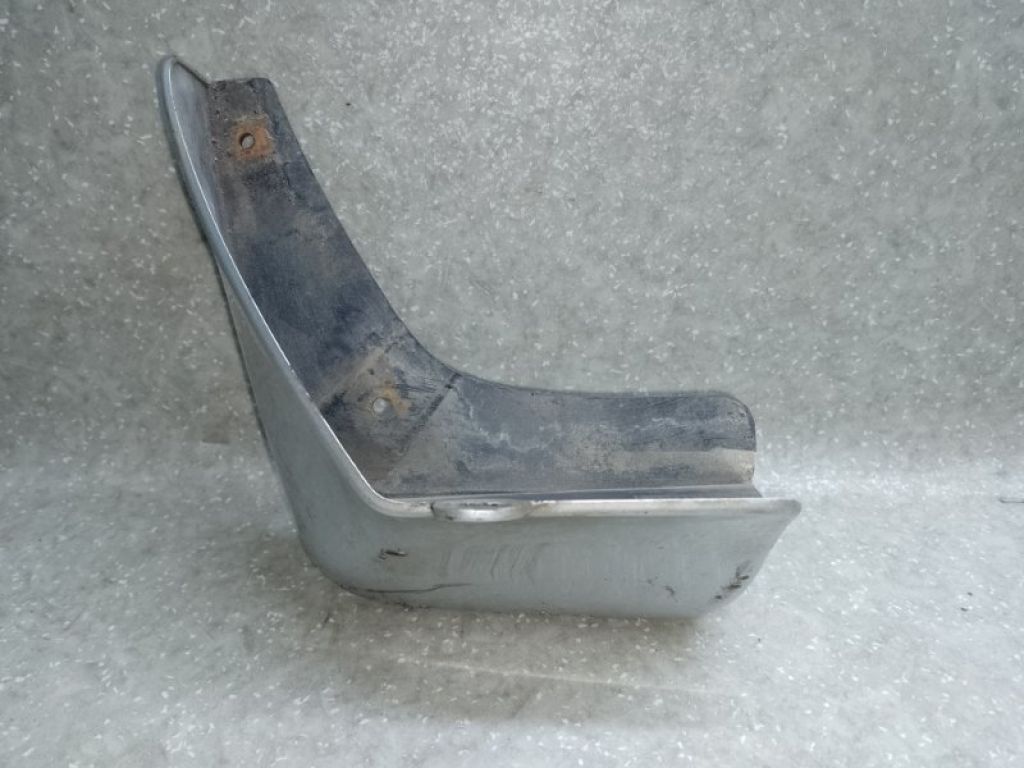 93821-3NF0A | Брызговик задн. лев. NISSAN LEAF 10-17