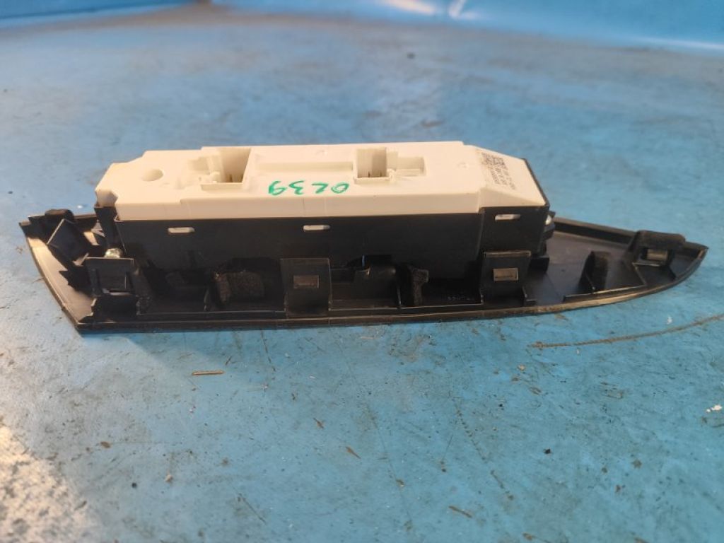 BBM2-66-350B | Блок керування склопідіймачами MAZDA 3 BL 09-13 - Фото 5