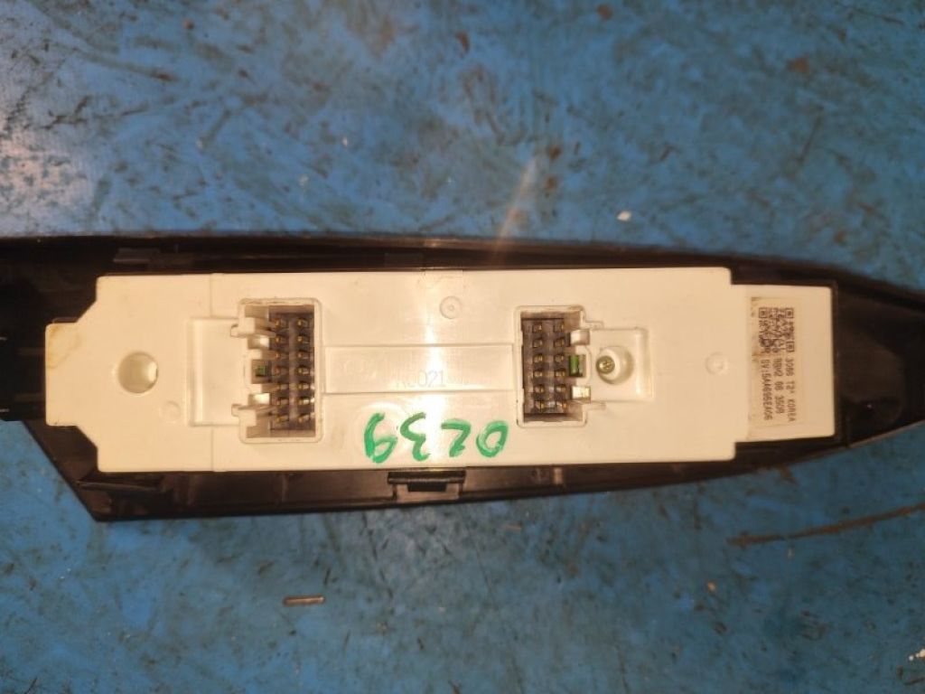 BBM2-66-350B | Блок керування склопідіймачами MAZDA 3 BL 09-13 - Фото 6