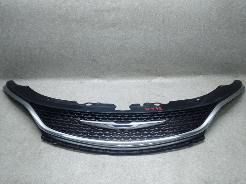 68227 617AC | Решетка радиатора CHRYSLER 200 14-16