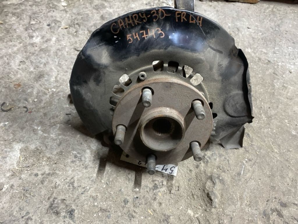 43212-39035 | Кулак поворотный передн. лев. TOYOTA CAMRY 30 02-06