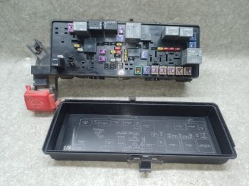 Блок запобіжників моторний відсік DODGE JOURNEY 08-20