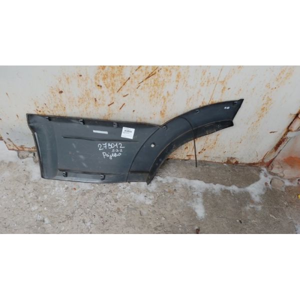 Накладка двері задня права MITSUBISHI PAJERO 06-21 5757A026XA — 5