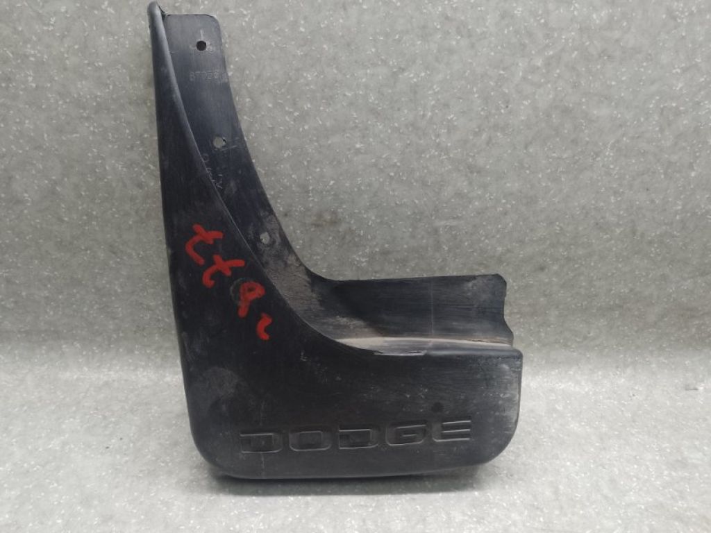 82210997 | Бризговик задн. лів. DODGE JOURNEY 08-20