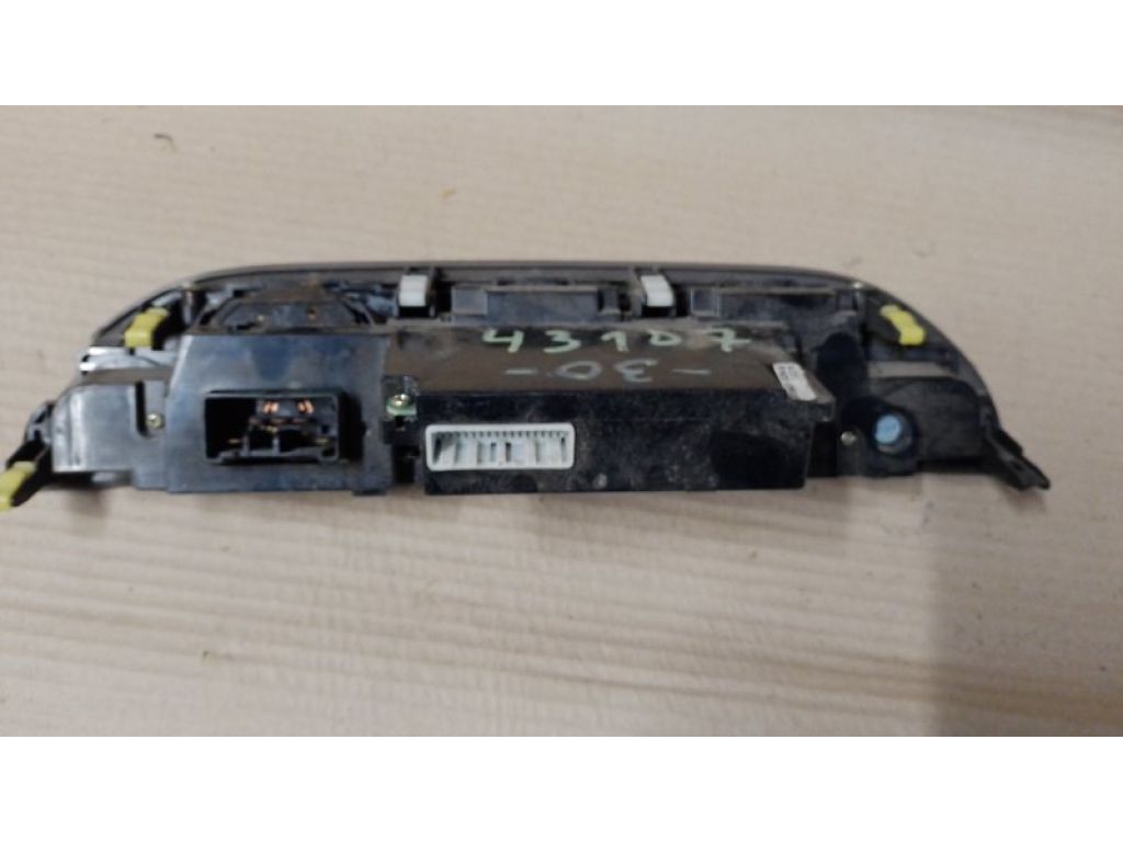 55902-06040-B1 | Блок управления печкой TOYOTA CAMRY 30 02-06 - Фото 2