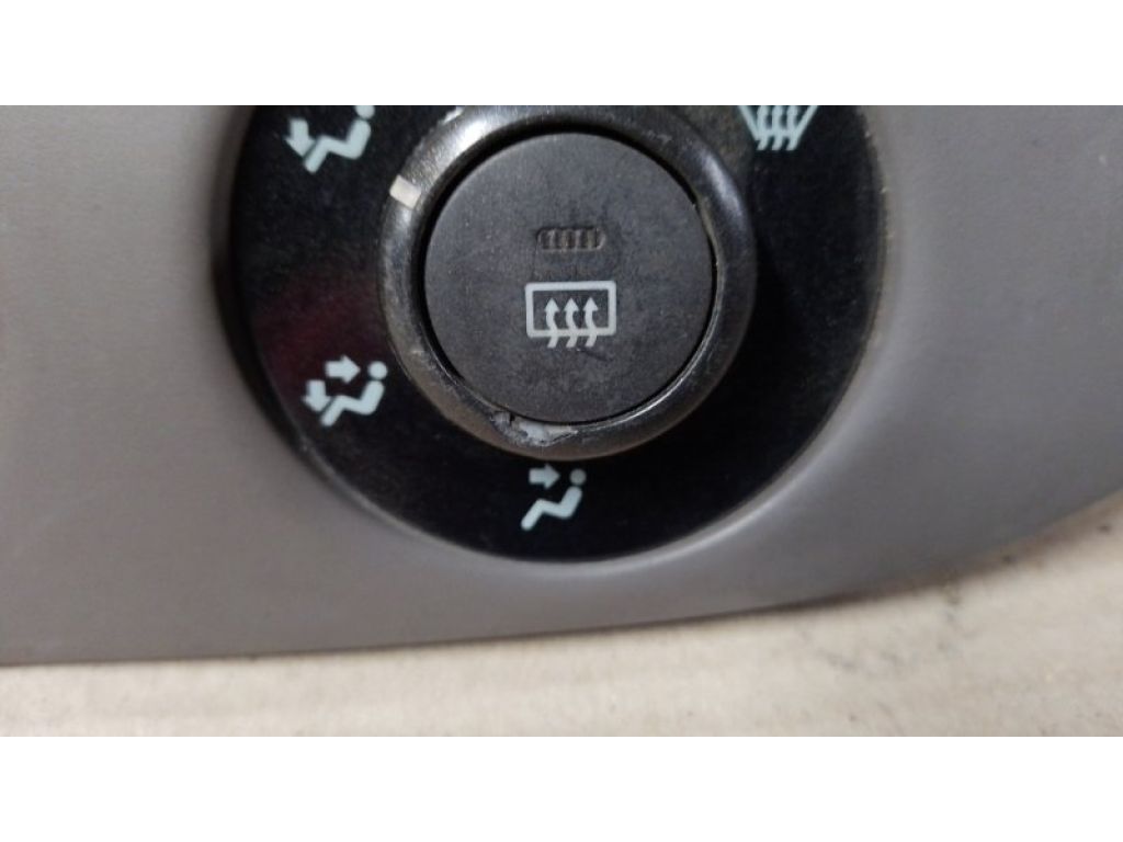 55902-06040-B1 | Блок управления печкой TOYOTA CAMRY 30 02-06 - Фото 4