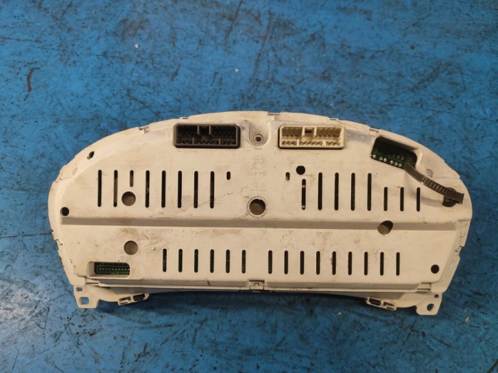 94001-2E011 | Панель приладів HYUNDAI TUCSON 04-10 - Фото 3