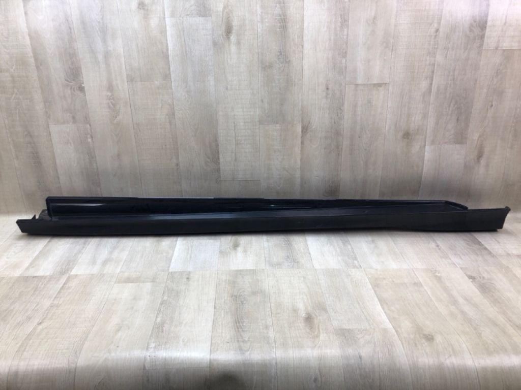 CP9Z-5810177-B | Накладка порогу зовнішня лів. FORD FOCUS 10-18