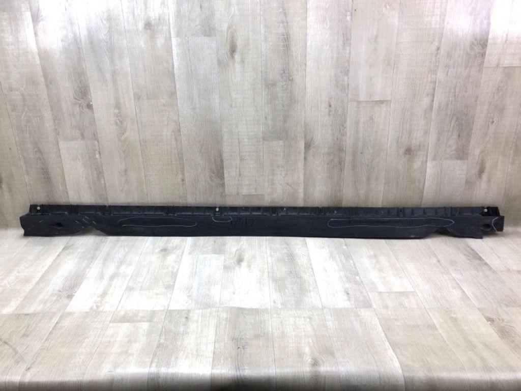 1497745-00-B | Кронштейн порога прав. TESLA MODEL Y 19-