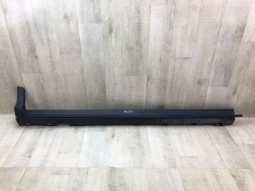 Накладка порогу зовнішня прав. FORD ESCAPE 12-19