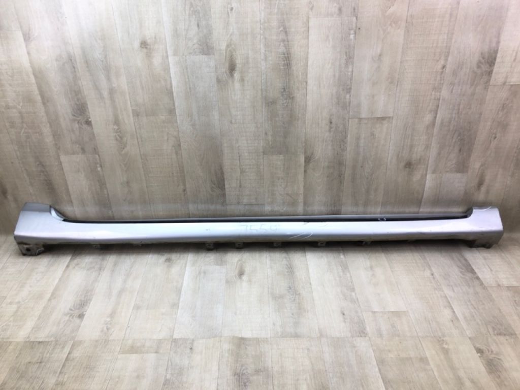 7585133902B1 | Накладка порогу зовнішня прав. LEXUS ES350 06-12