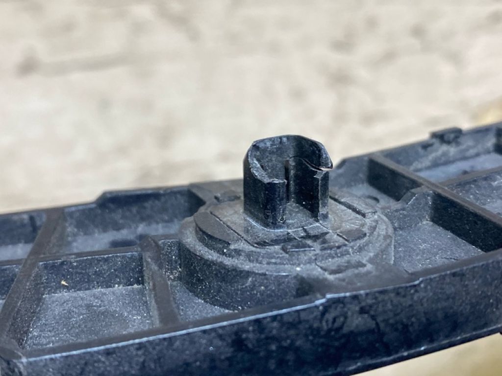 52576-08010 | Кронштейн заднего бампера лев. TOYOTA SIENNA 11-16 - Фото 4