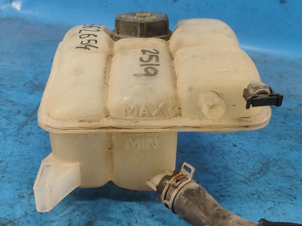 8V618K218DE | Бачок розширювальний FORD FOCUS 10-18 - Фото 4