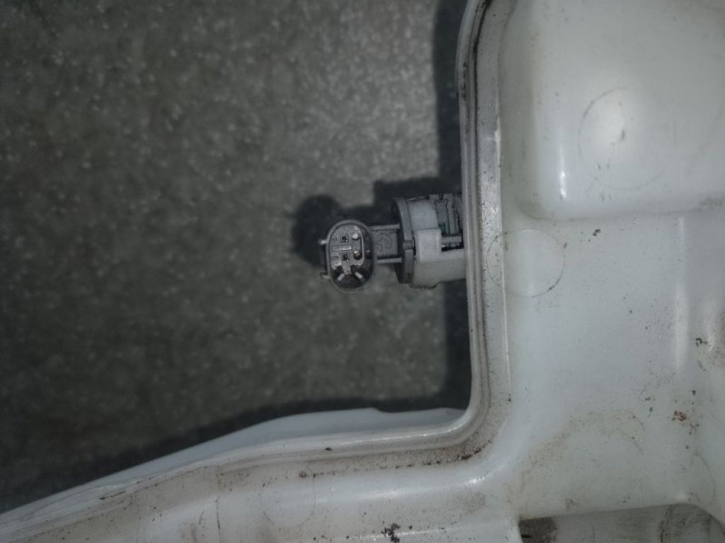 61667255828 | Бачок омивача BMW X3 (F25) 11-17 - Фото 4