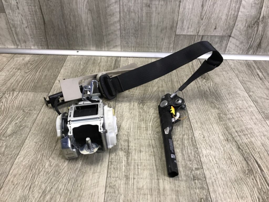 HG9Z-54611B08-AA | Ремінь безпеки передн. прав. FORD FUSION 14- - Фото 2