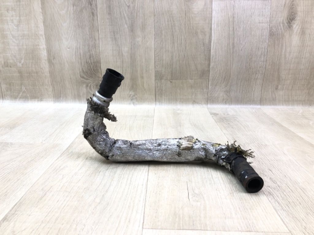 15263238 | Патрубок радіатора пічки HUMMER H3 05-10