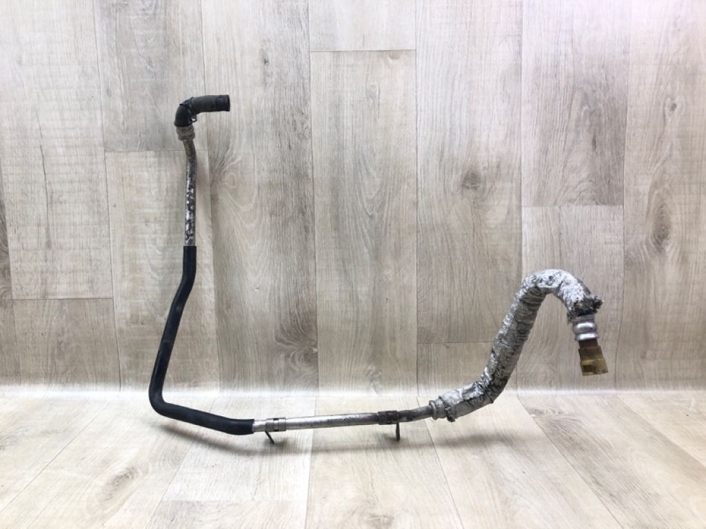 15263237 | Патрубок радіатора пічки HUMMER H3 05-10