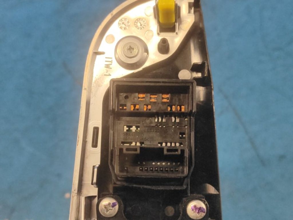 84820-06120 | Блок керування склопідіймачами передн. лів. TOYOTA CAMRY 50 12-15 - Фото 5