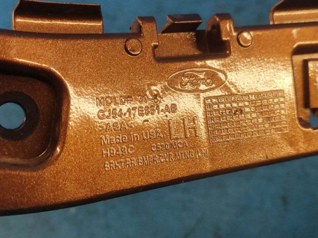 GJ54-17E851-AB | Кронштейн заднього бампера лів. FORD ESCAPE 12-19 - Фото 3