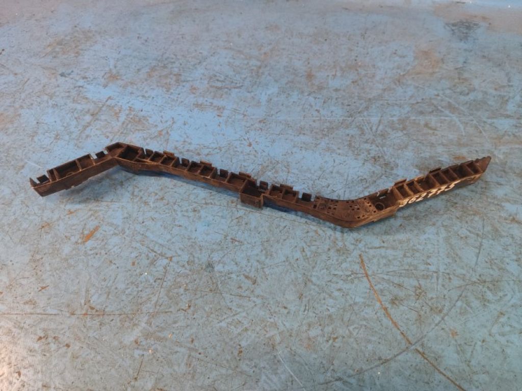 71593-TL0-G01 | Кронштейн заднього бампера прав. HONDA ACCORD CU8 / TSX 08-14