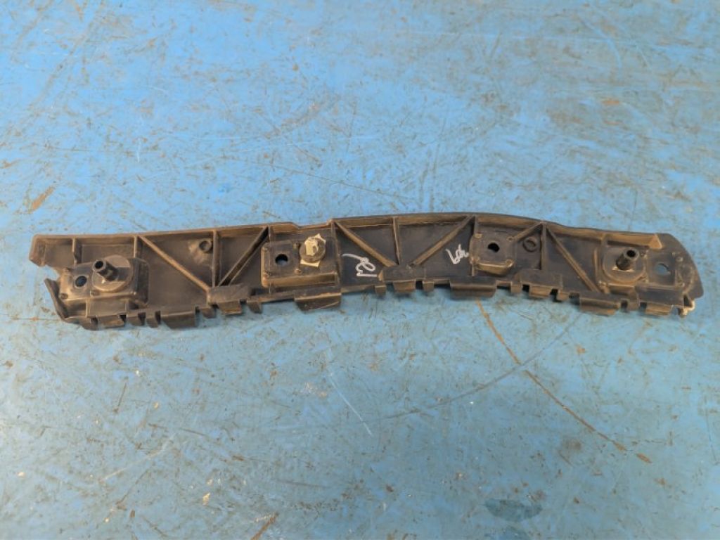 GJ54-17E850-AB | Кронштейн заднього бампера прав. FORD ESCAPE 12-19 - Фото 2