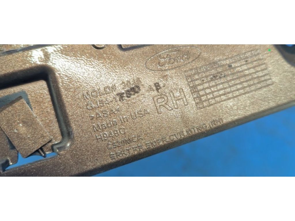 GJ54-17E850-AB | Кронштейн заднього бампера прав. FORD ESCAPE 12-19 - Фото 3