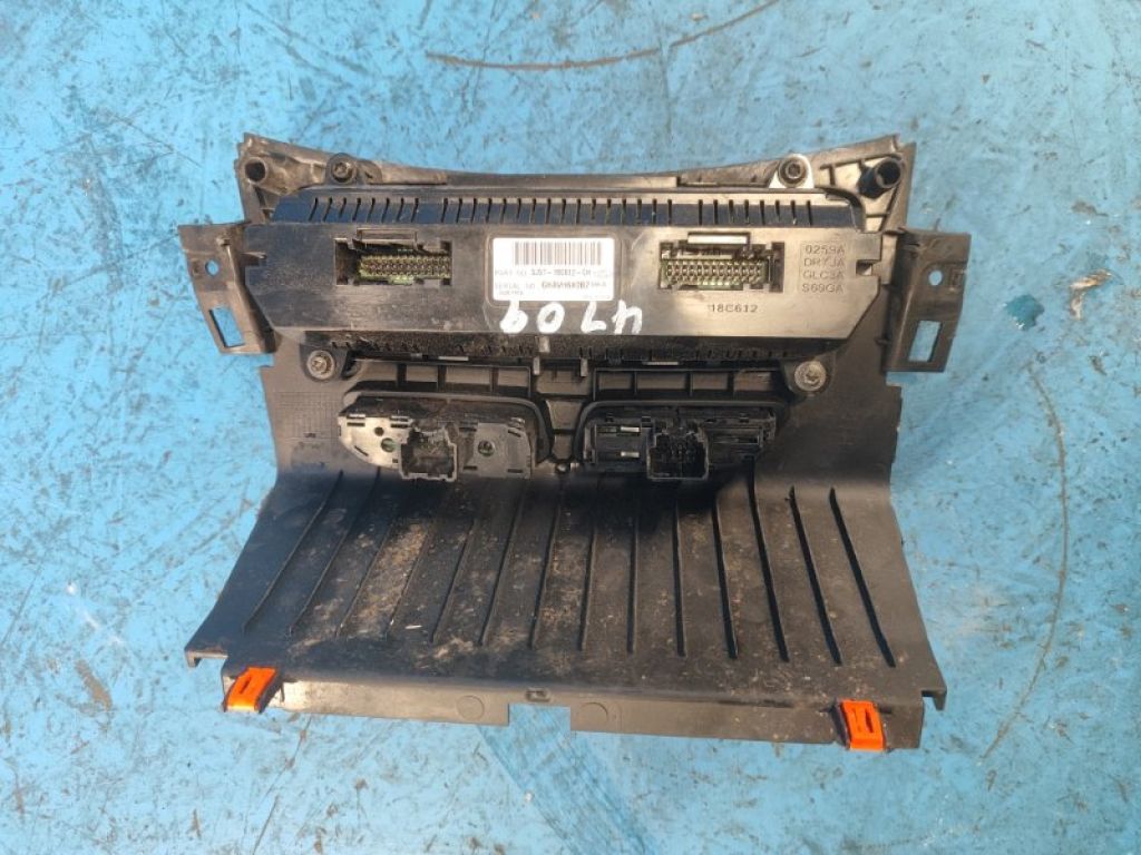 GJ5T-18C612-CH | Блок керування піччю FORD ESCAPE 12-19 - Фото 3