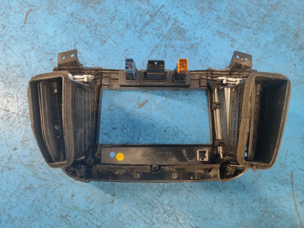 97420-2B000 | Дефлектор повітряний HYUNDAI SANTA FE (CM) 05-12 - Фото 2