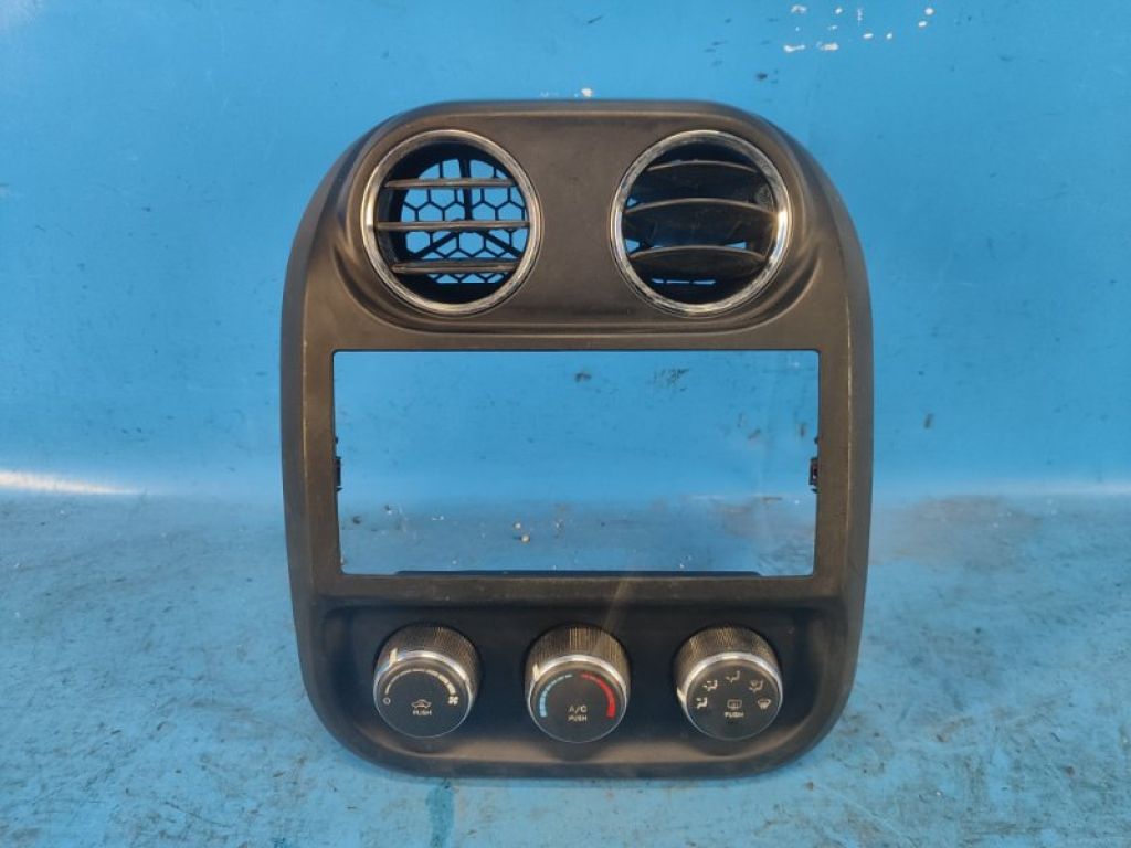 55111278AE | Блок керування піччю JEEP PATRIOT 10-17