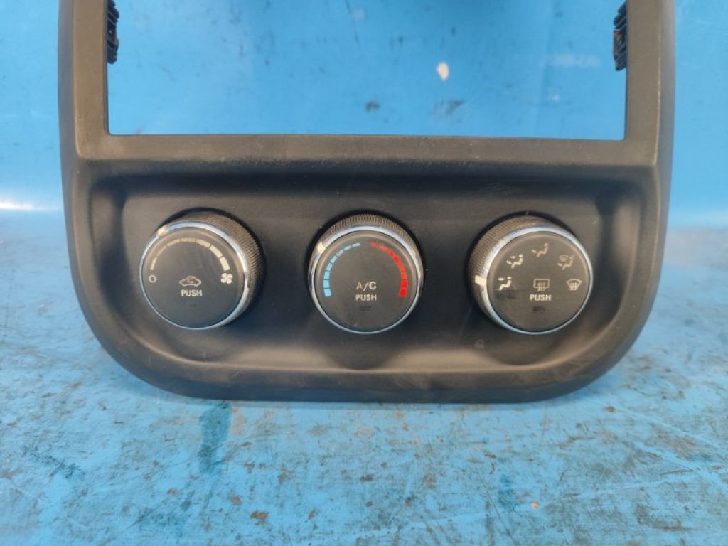 55111278AE | Блок керування піччю JEEP PATRIOT 10-17 - Фото 2