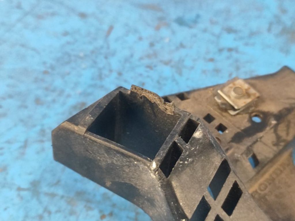 71190-TL0-G01 | Кронштейн кріплення фари лів. HONDA ACCORD CU8 / TSX 08-14 - Фото 3