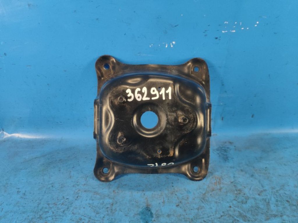 83961-65J00 | Кронштейн кріплення запасного колеса SUZUKI GRAND VITARA 05-15