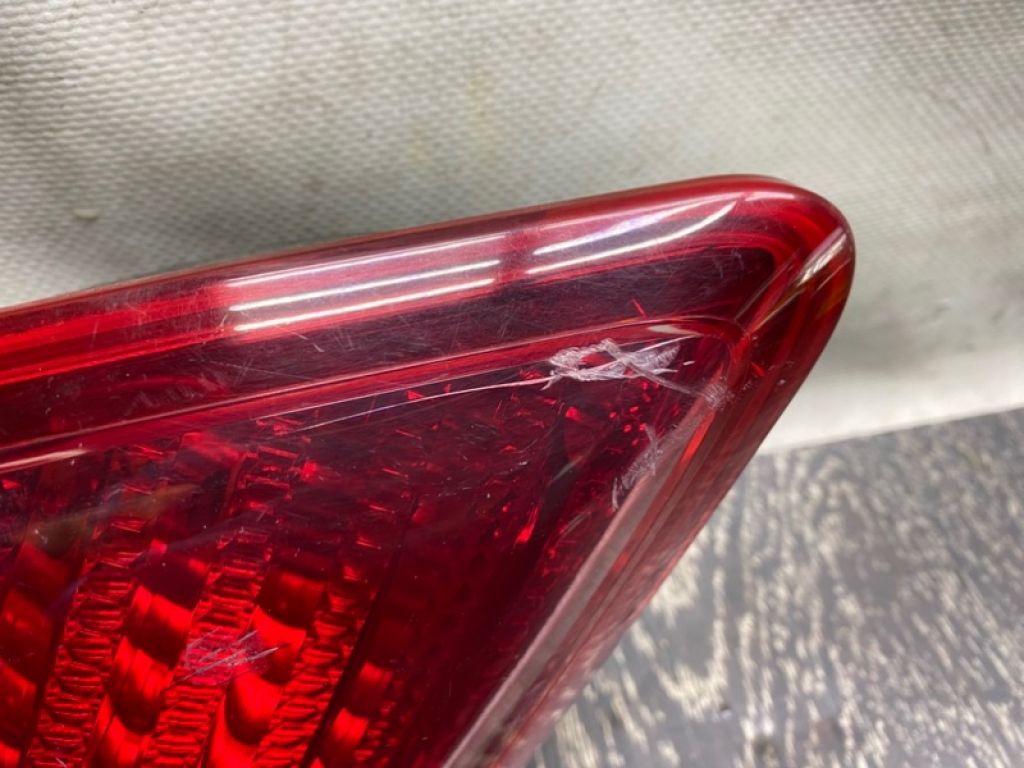 81591-33120 | Ліхтар внутрішній задн. лів. TOYOTA CAMRY 40 06-11 - Фото 2