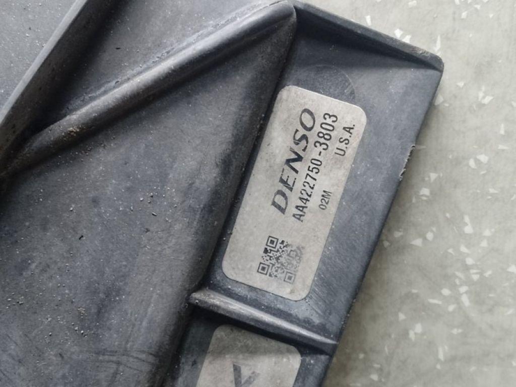 167110V010 | Дифузор вентилятора основного радіатора TOYOTA CAMRY 40 06-11 - Фото 3