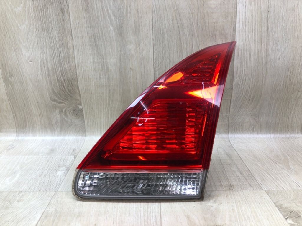 815800T010 | Фонарь внутренний прав. TOYOTA VENZA 09-16