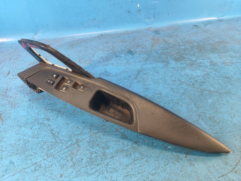 93570-2V005-4X | Блок керування склопідіймачами передн. лів. HYUNDAI VELOSTER 11-18