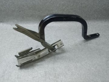 Петля крышки багажника TOYOTA CAMRY 40 06-11