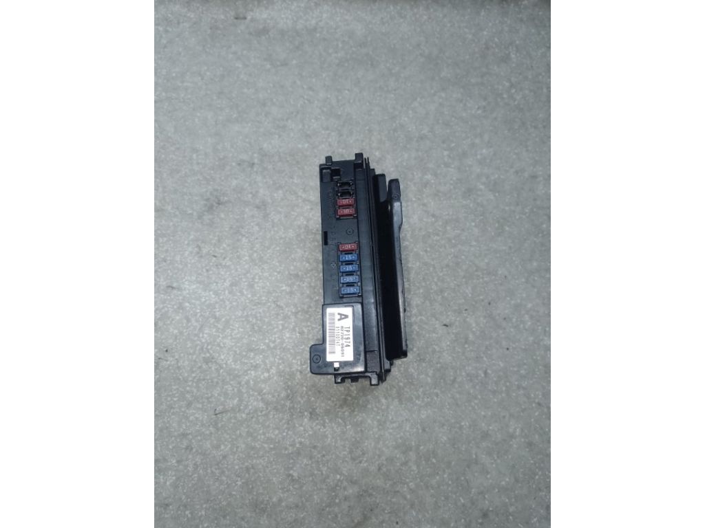 8272006091 | Блок запобіжників моторний відсік TOYOTA CAMRY 40 06-11 - Фото 3