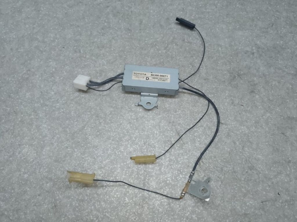 8630006071 | Антена TOYOTA CAMRY 40 06-11