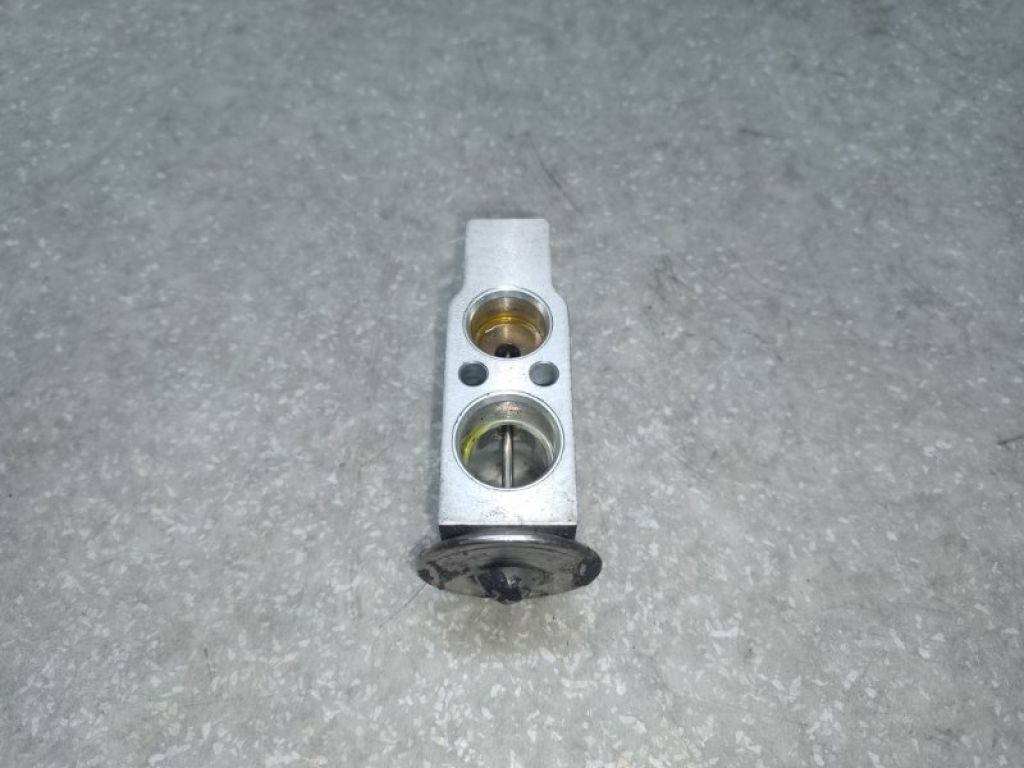 8851507030 | Клапан кондиціонера TOYOTA CAMRY 40 06-11