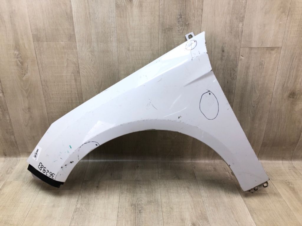 BM5Z-16006-B | Крило переднє лів. FORD FOCUS 10-18